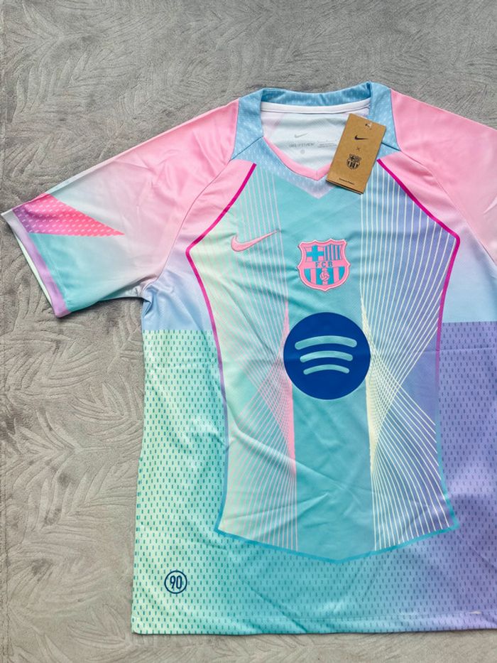 Maillot concept foot Barça rose bleu taille M - photo numéro 2