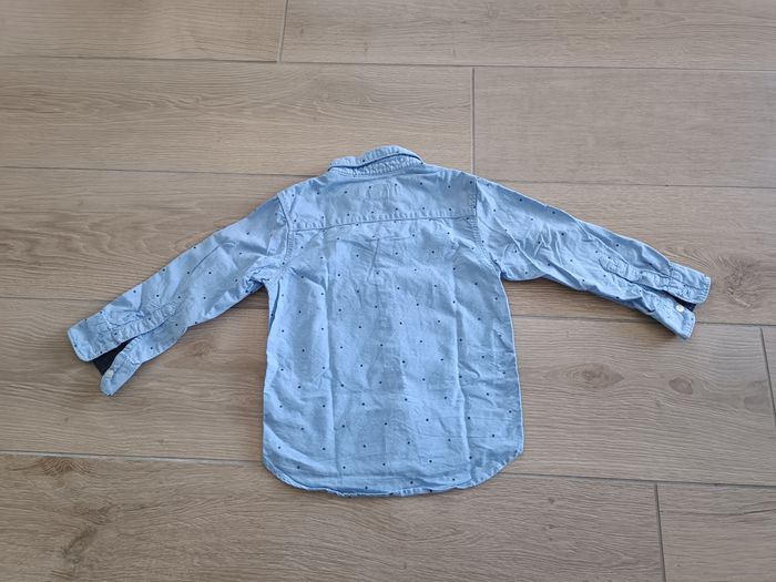 2 chemises garçons H&M 3/4 ans - photo numéro 5