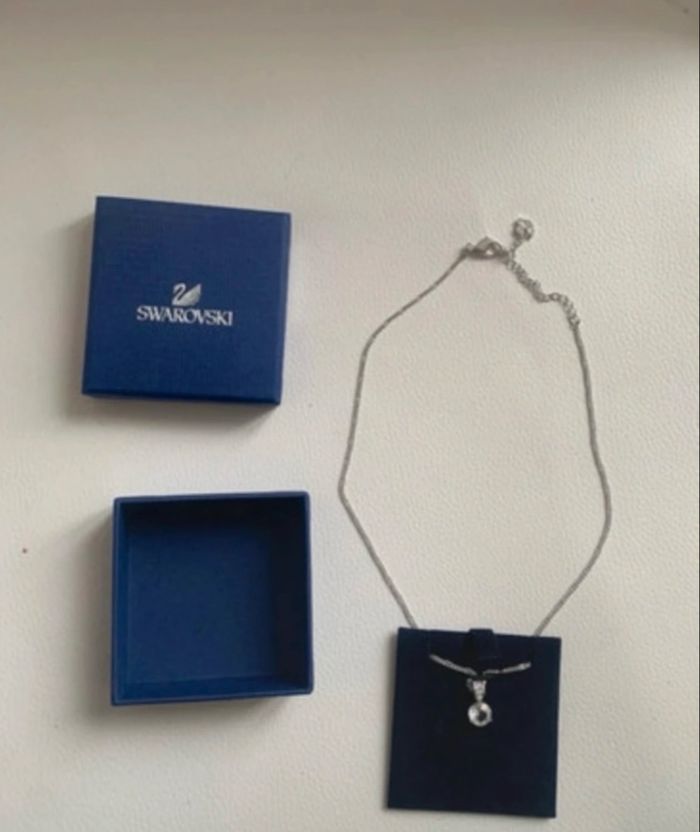 Jolie pendentif de la marque Swarovski - photo numéro 4