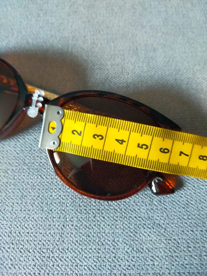 Lunettes de soleil ambrées chic – Neuves - photo numéro 7