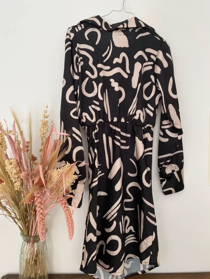 Robe satin motifs géométriques new collection - photo numéro 2
