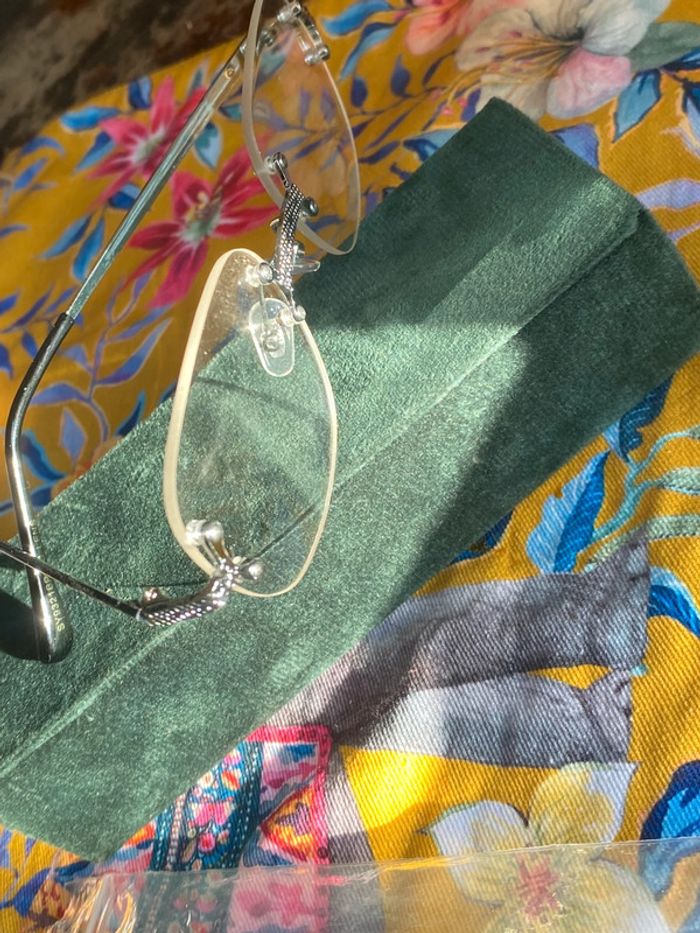 Lunette de soleil transparente - photo numéro 3