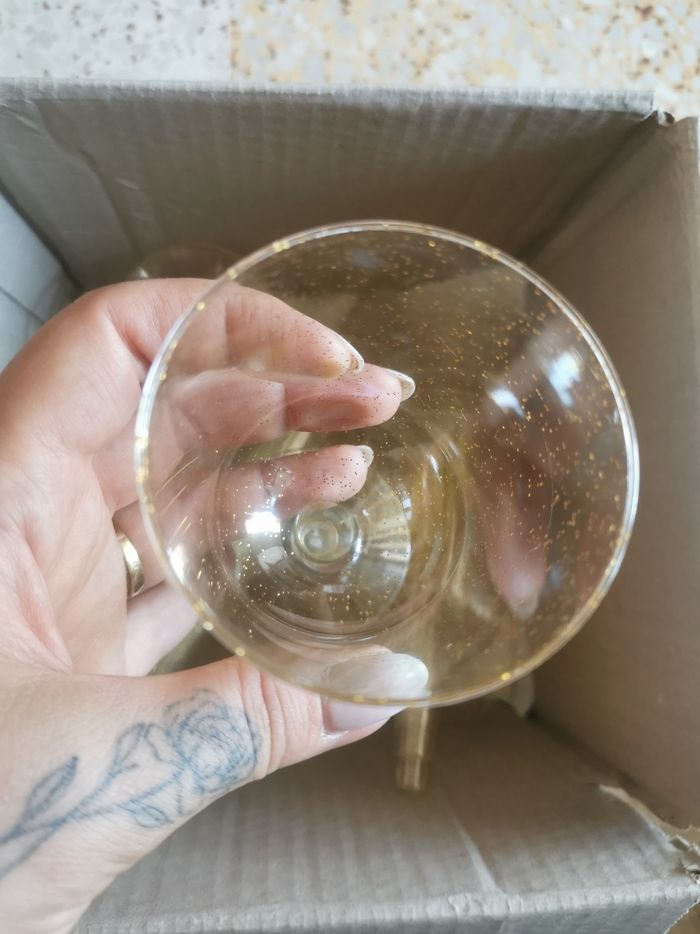 20 verres à pieds doré en plastiques neufs - photo numéro 3