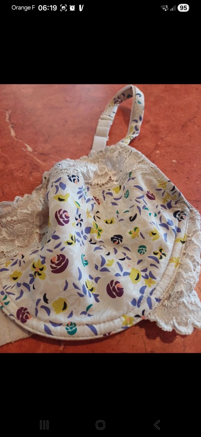 Soutien gorge taille 90E - photo numéro 2