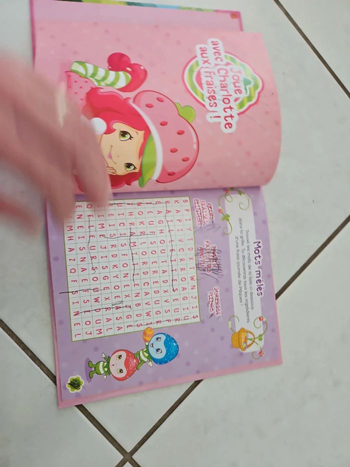 Livre Charlotte aux fraises joyeuses paques cont1 - photo numéro 7