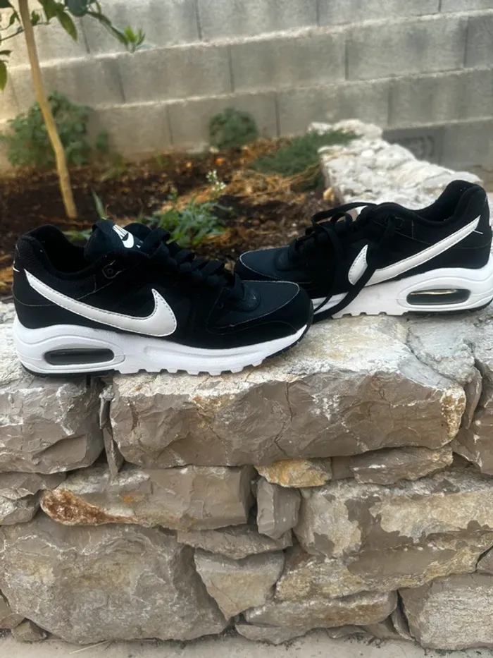 Nike Air Max noires et blanches – Pointure 36 - photo numéro 3