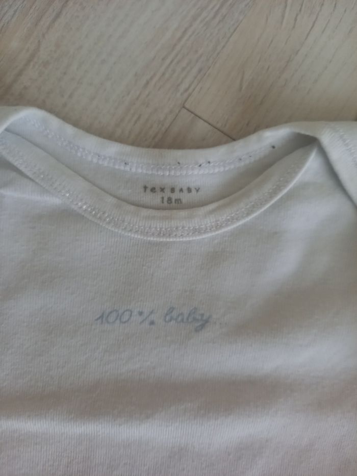 Lot de 4 bodies 18 mois - photo numéro 9