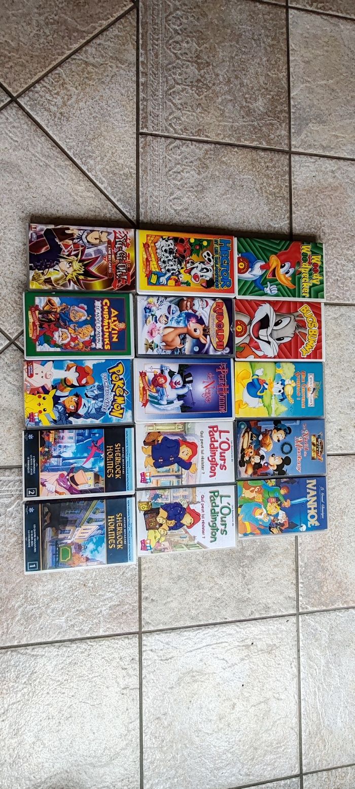 Cassettes VHS dessins animés