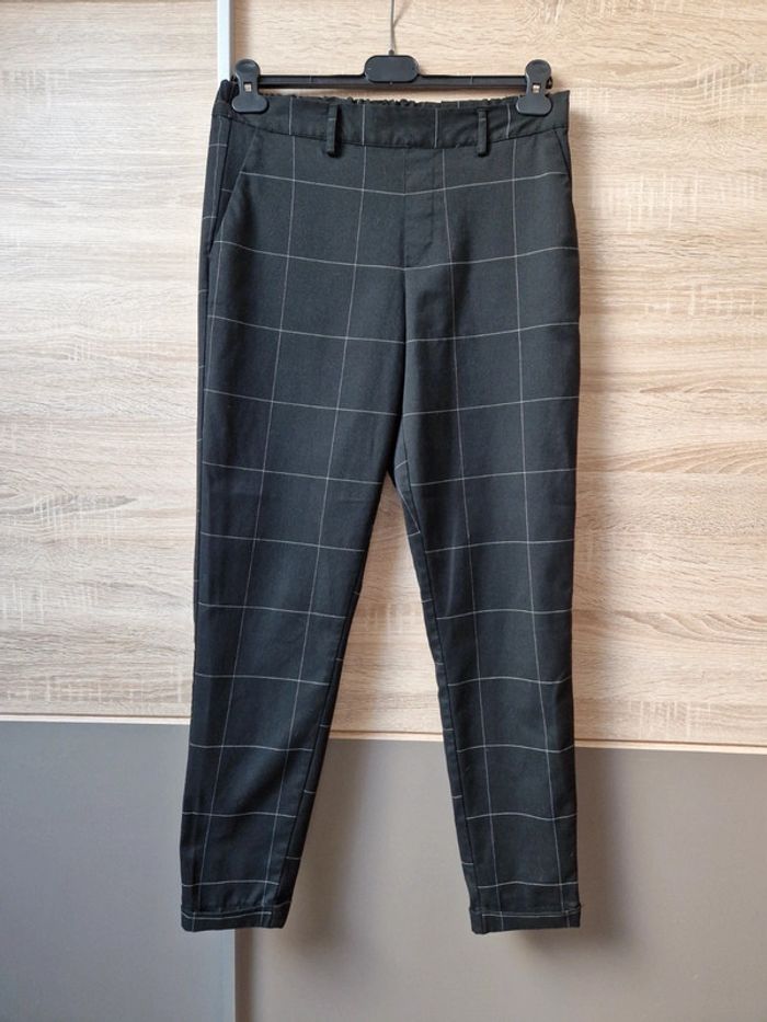 Pantalon taille élastique .