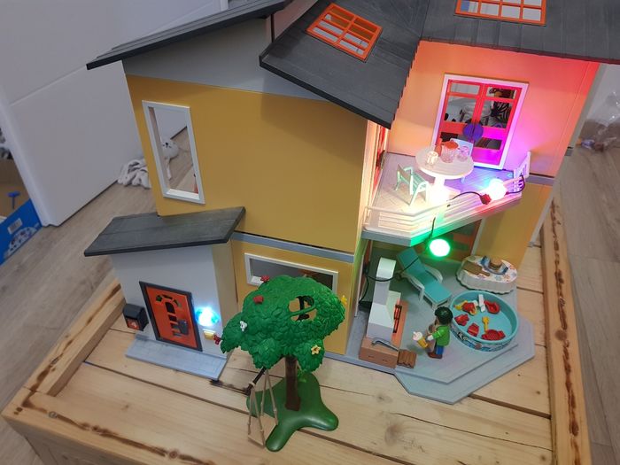 Grande maison de playmobil - photo numéro 2