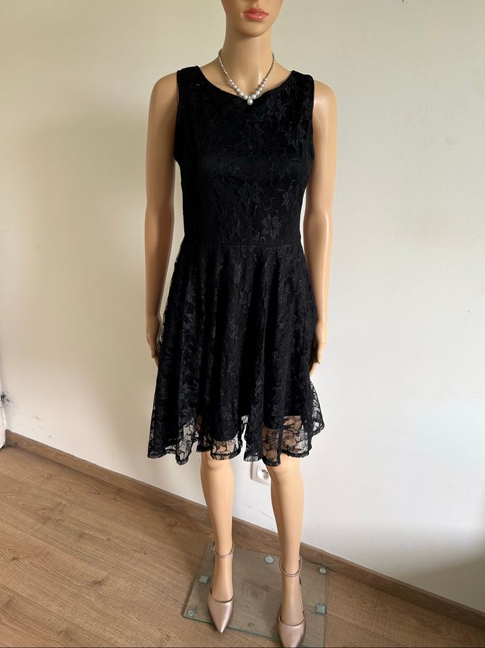 Robe noire en dentelle sans manches Choklate taille S TBE - photo numéro 3