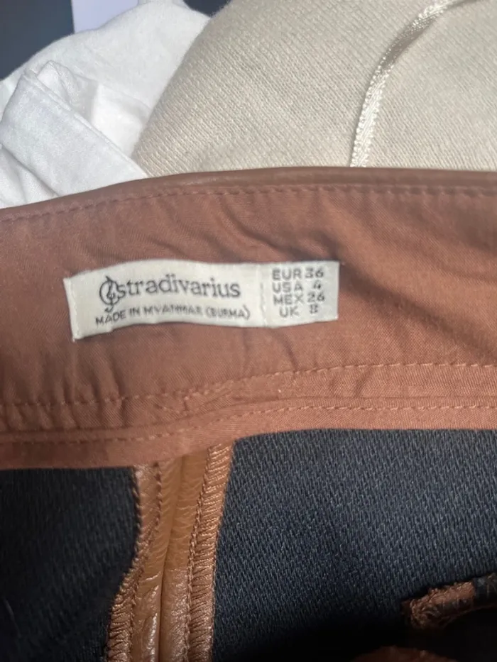 Mini jupe stradivarius taille 36 - photo numéro 4