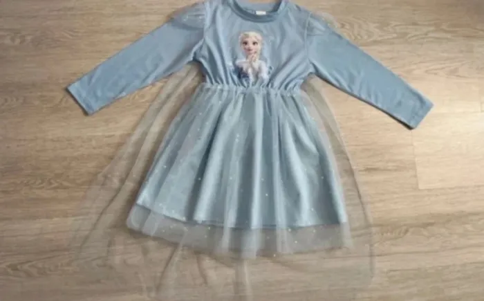 Superbe robe Elsa reine de neige 5 ans