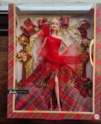 Barbie Signature Holiday 2024 - Blonde