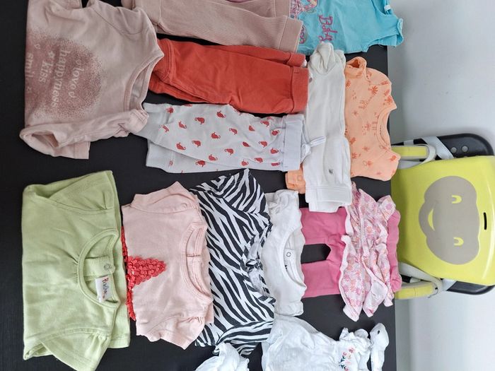 Lot été 1 mois 19 pièces - photo numéro 3