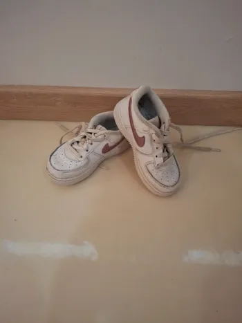Sneakers Nike force 1 blanc et rose t26