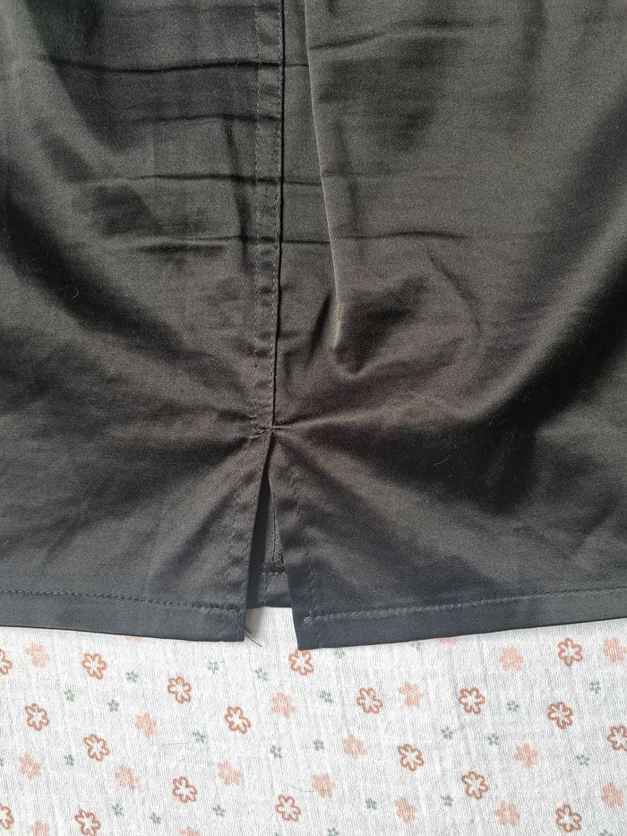Mini-jupe noire satinée Lulumary - Taille M/L - Très bon état - photo numéro 7
