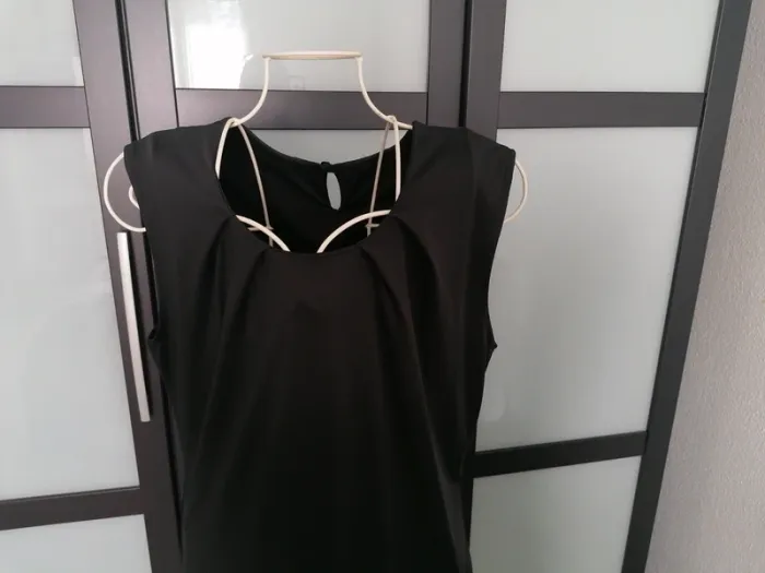 Robe noire fluide - photo numéro 2