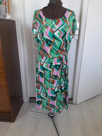 Jolie robe à motifs Cams neuve avec etiquette