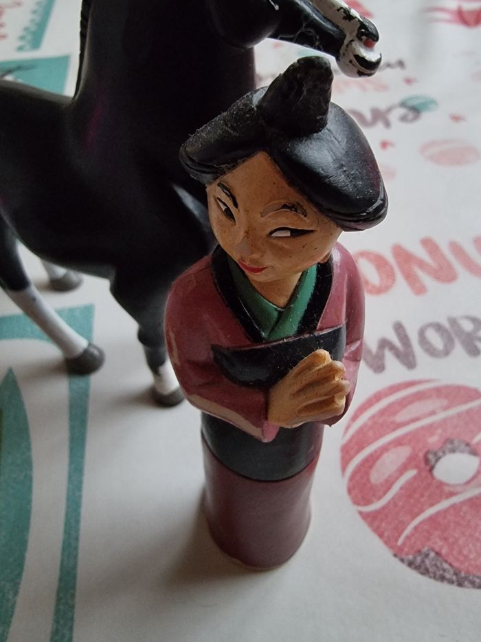 cheval de mulan et mulan - photo numéro 3