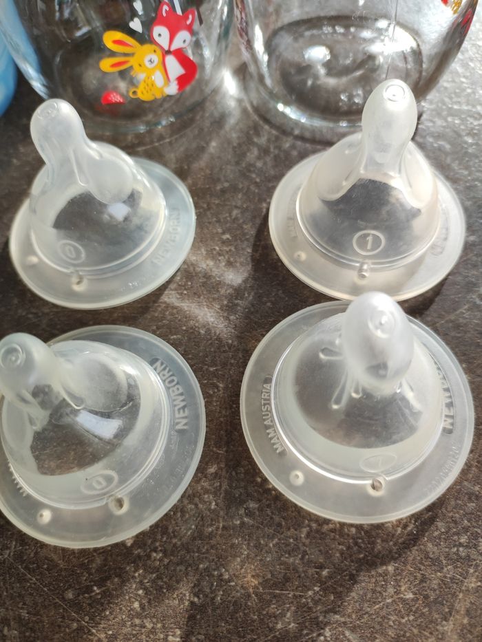 Lot biberons et tétines
