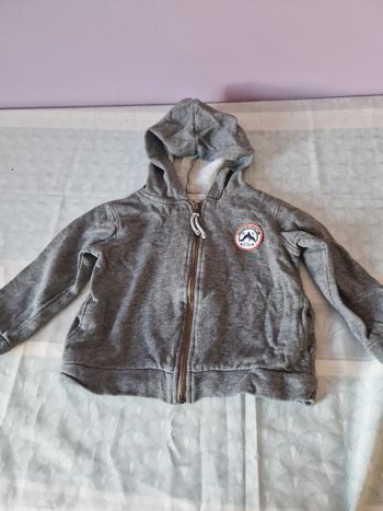 Gilet à capuche 4 ans
