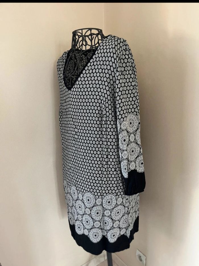 Robe  ou  tunique  Taille 42 - photo numéro 3