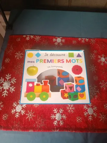 Livre puzzle je découvre mes premiers mots