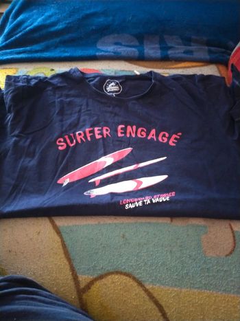 T-shirt longboard