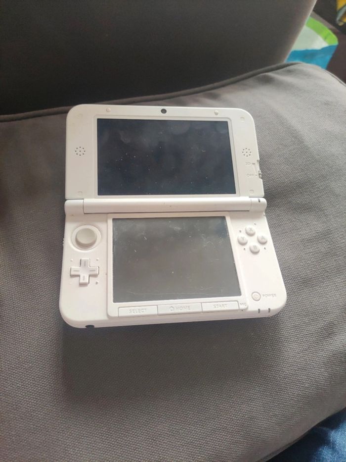 Nintendo 3 ds xl HS pour pièces - photo numéro 3
