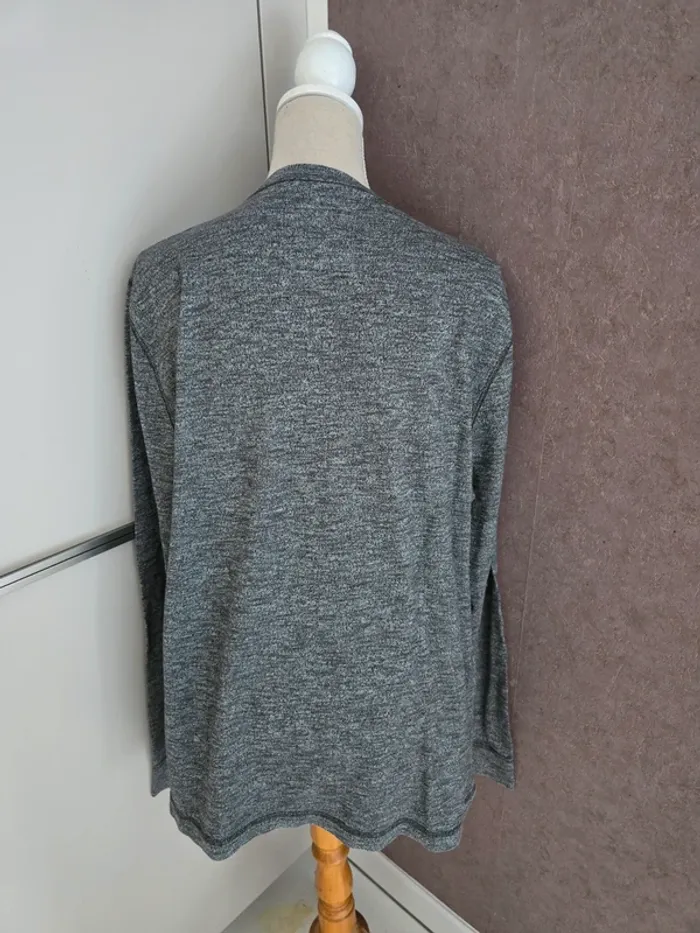 Haut Hollister taille XL très bon état - photo numéro 2