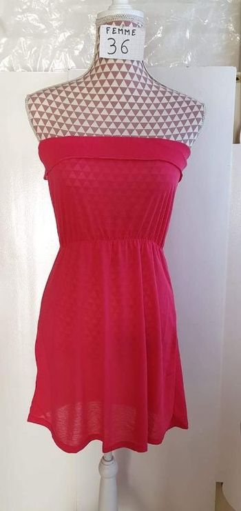 Robe, rose,polyester, en très très bon état, longueur 78cm,marque Madame à Paris =7€