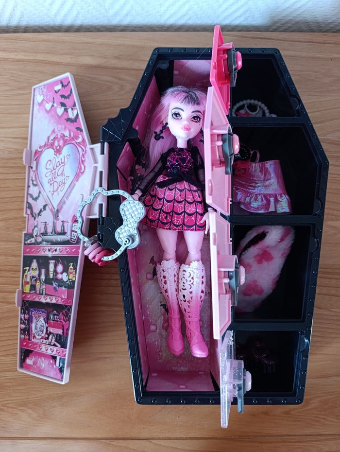 Cercueil Draculaura+ accessoires - photo numéro 7