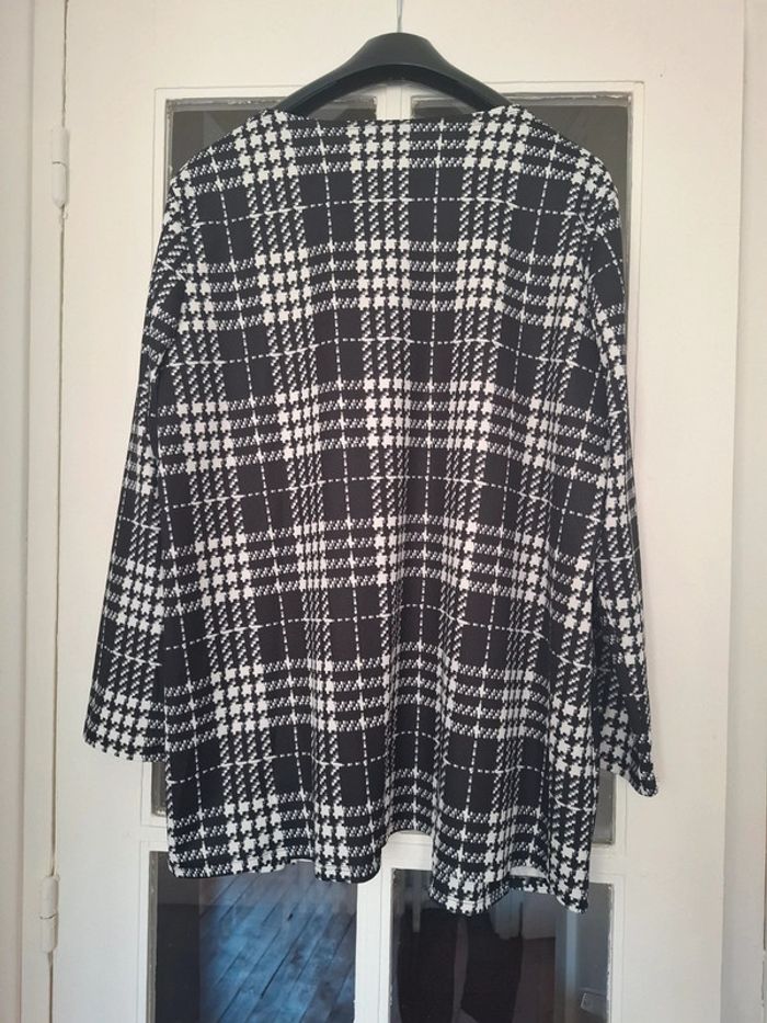 Veste noire et blanche - photo numéro 3