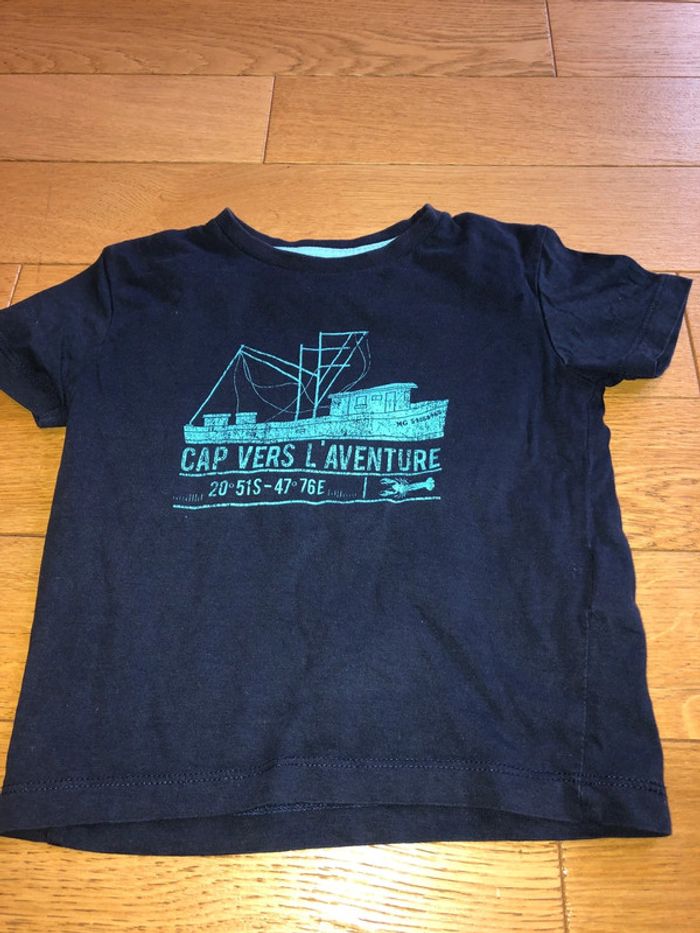 T-shirt vertbaudet 2 ans