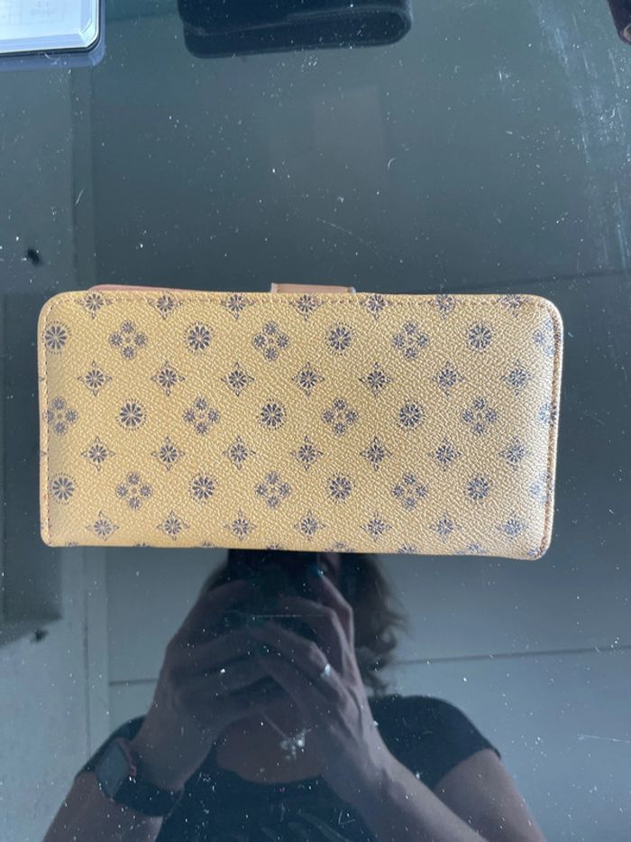 Portefeuille très spacieux - photo numéro 2