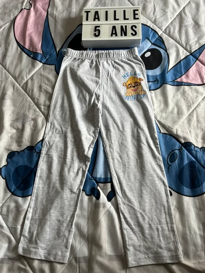 Pyjama 5/6 ans - photo numéro 2