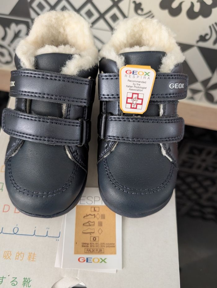 Chaussures fille chaudes. Taille 22. Neuf. Geox. - photo numéro 5