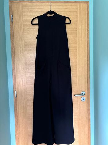 Très belle combinaison noire Zara