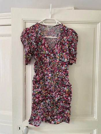 Robe courte fleurie colorée M stradivarius