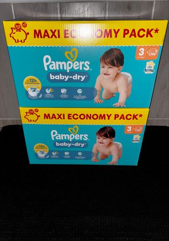 Lot De 2 Maxi Pack de 136 Couches Pampers  Baby-Dry Neuf Dans L’emballage Taille: 3