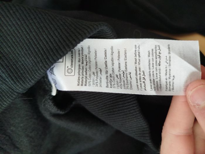 Sweat noir à capuche taille S Gémo. - photo numéro 4