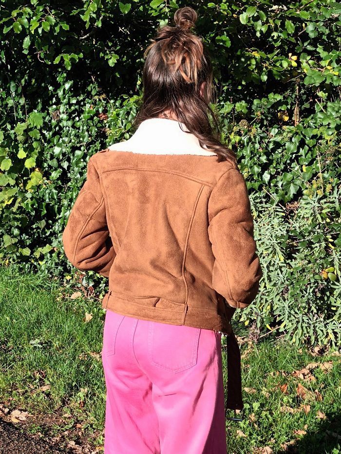 Veste en Daim Marron & Blanche Femme | Look Automne / Hiver 🍂🌾 - photo numéro 4