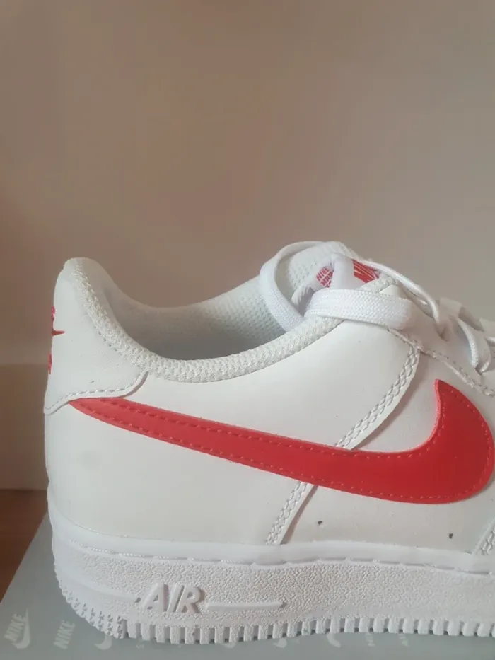 Nike Air Force 1 "White/Red" (36) - photo numéro 3