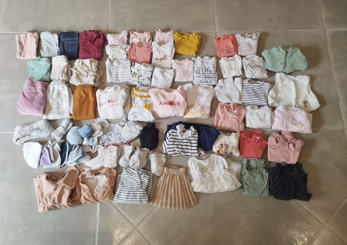 Lot de vêtements fille 6 mois