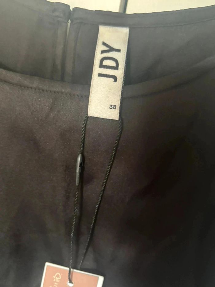 Blouse noir effet satiné Taille M 38 neuve 100% polyester - photo numéro 2