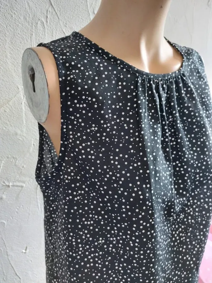 Haut sans manches à pois noir et blanc Taille S - photo numéro 5