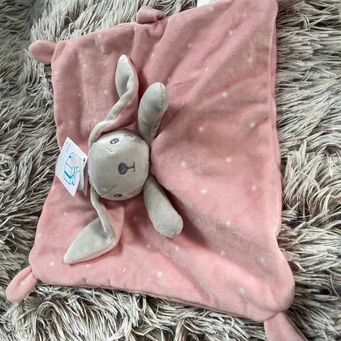Doudou lapin plat kiabi rose neuf etiquetté