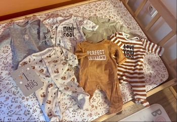 Lot pyjamas 1 mois 