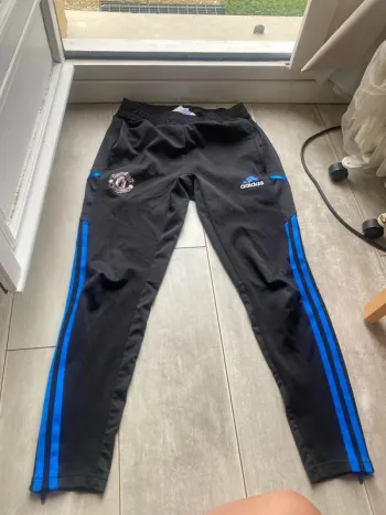 Bas de jogging taille S adidas